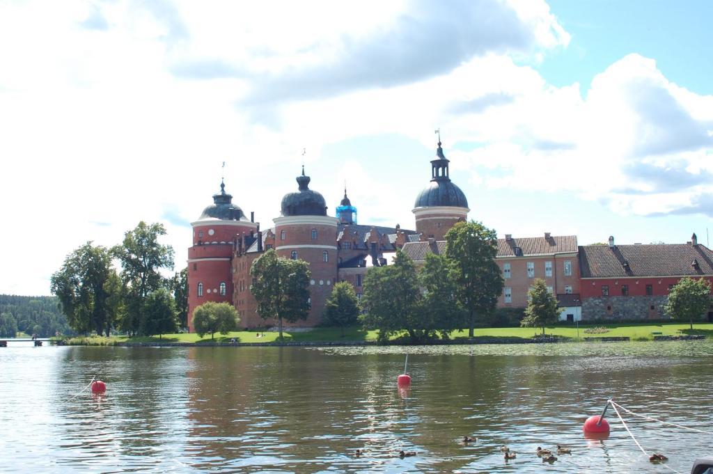 Röda Magasinet Mariefred Bagian luar foto